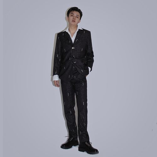 小鬼张艺兴黑色鎏银刺绣修身西服演出服男歌手主持人西装男套装潮