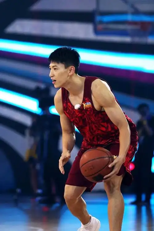 奥尼尔加盟《来吧冠军2》跳体操 贾乃亮机智应战宋茜喊"救命"