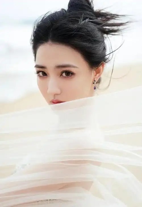 徐璐沙滩抹胸写真|军校|军训|战争法_网易订阅