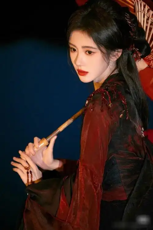 鞠婧祎舞台妆容是自己画的##鞠婧祎自己化妆