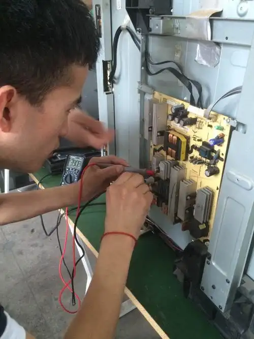 阜城县液晶电视维修培训学校告诉你夏普电视电源红灯闪烁