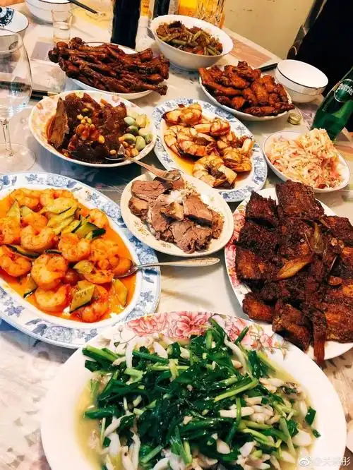 年夜饭关晓彤家最温馨吉克隽逸家最壕鹿晗吴亦凡惹人