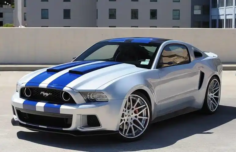 《极品飞车》主演:福特野马gt500小编点评:丰田86是当之无愧的漂移之