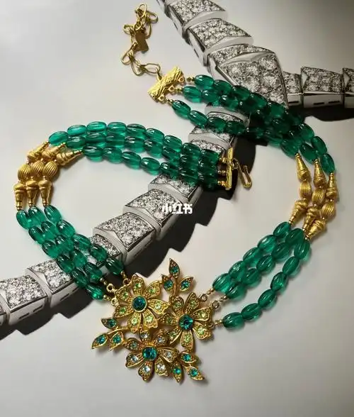 古董祖母绿琉璃项链