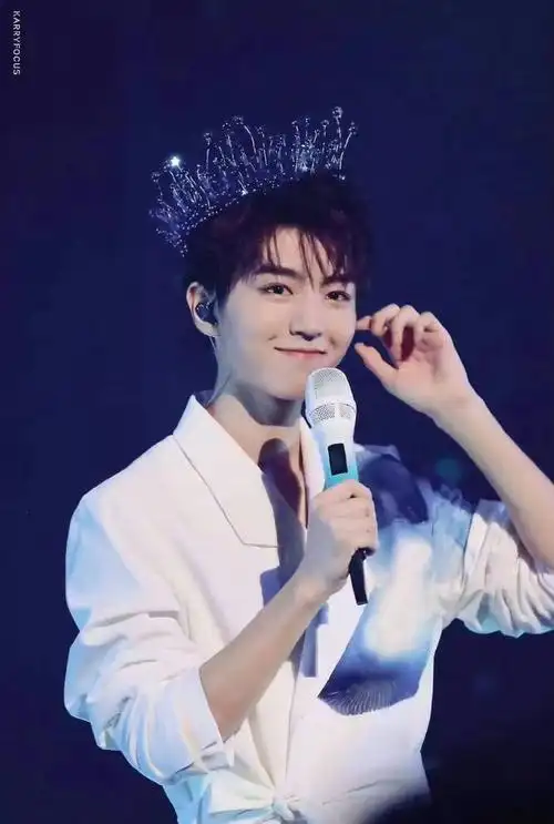 王俊凯马嘉祺相似造型96 不同帅气魅力的小王子