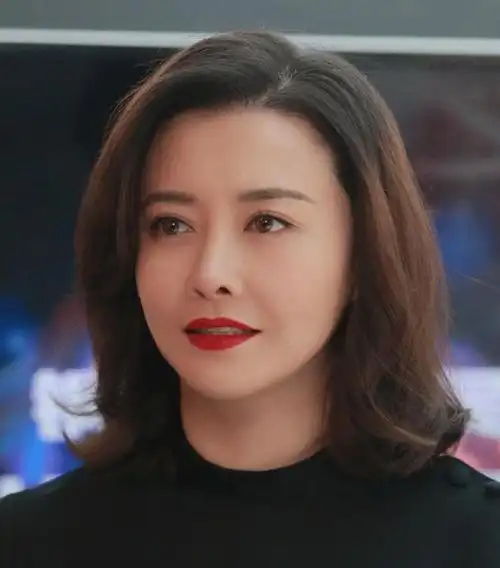 她就是演员张宛庭.