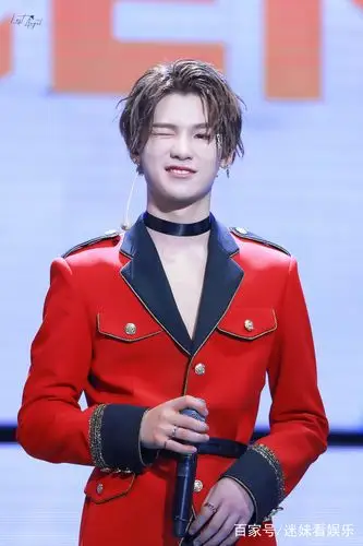 13岁最后一次儿童节,独自远赴异国,黄明昊0219生日快乐!