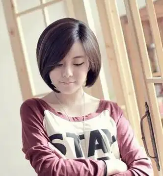 瓜子脸的女生不妨选择短发波波头造型,个性时尚又显魅力,不管是韩系的