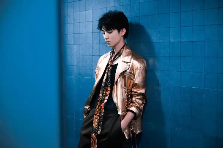 王俊凯×炽热告白 cr.就是蓝_ - 堆糖,美图壁纸兴趣社区