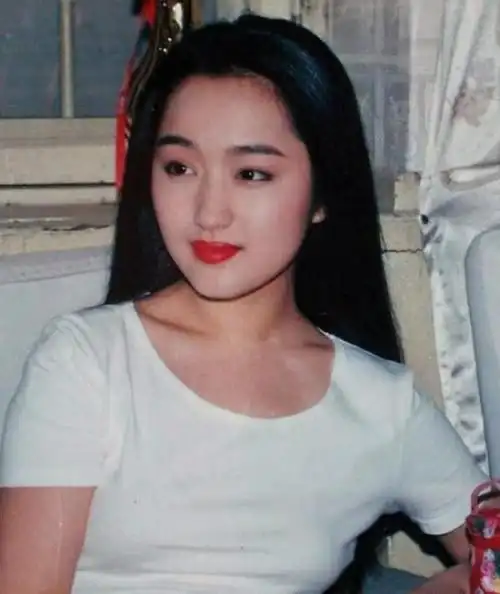 杨钰莹年轻时照片:逆生长成冻龄女神为什么不结婚
