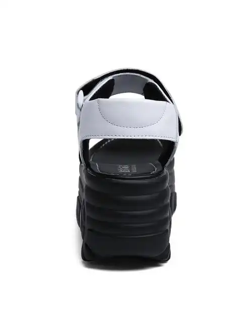 女款白色牛皮搭扣厚底凉鞋