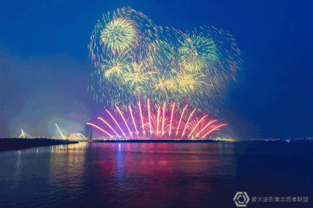 绽放瞬间!大连烟花晚会四地最美动图来了!