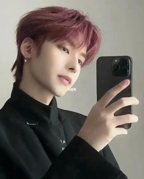 这一款发色属于染一次头发会让你拥有好几种发色#海王红色头发的壕