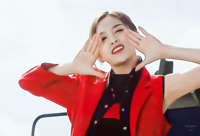 吴宣仪撩人动图