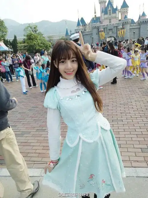 董芷依 zhiyi dong的图片