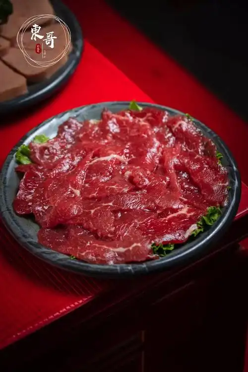 原味嫩牛肉千层肚也就是北方人说的百叶,吃起来同样脆嫩,和毛肚各