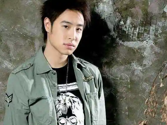 潘玮柏打篮球(1)