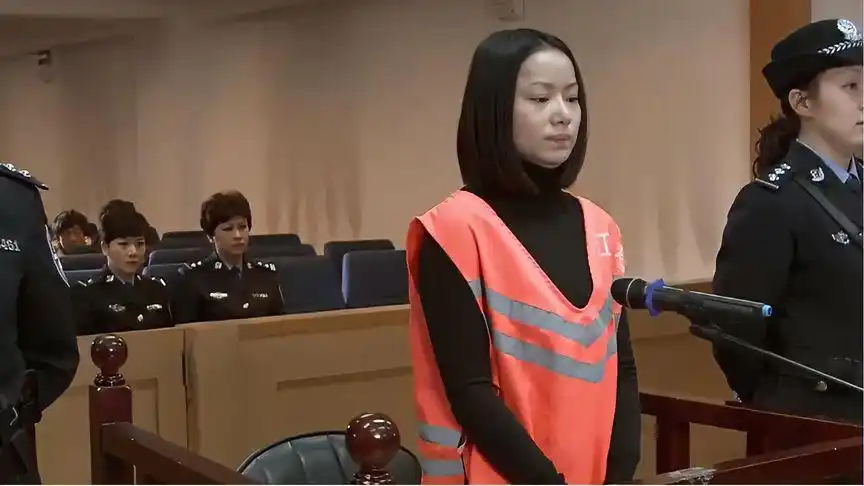 《看守所》:女罪犯被法院判死刑,当场泪流满面,坚决要死不上诉-影视综
