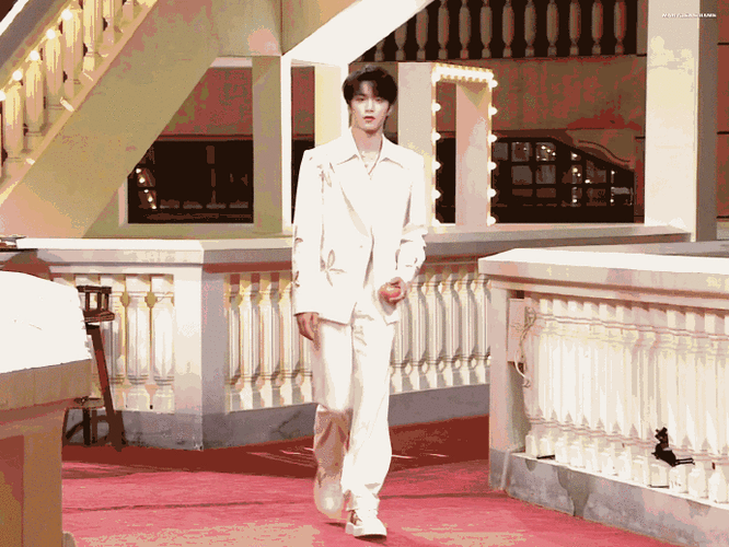 刘耀文扑面而来的帅