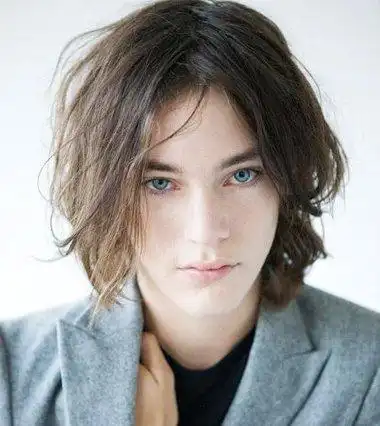 男生冬瓜脸好看吗 冬瓜脸男生的刘海发型图片大全