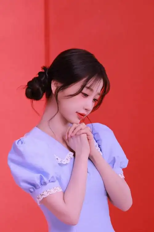 双子头##虞书欣红运妆#虞书欣拍摄花絮图,双子头77红运妆俏皮可爱