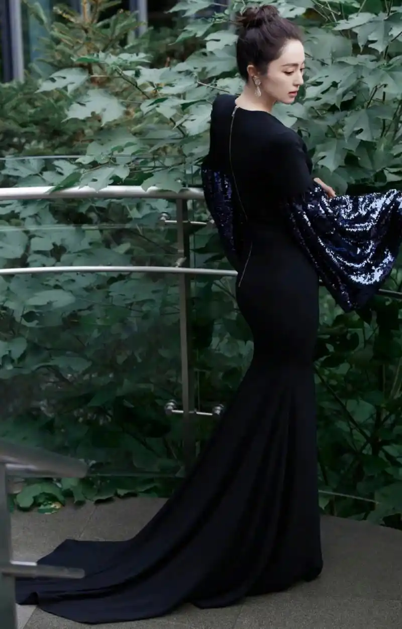 董璇成熟而有魅力的女人