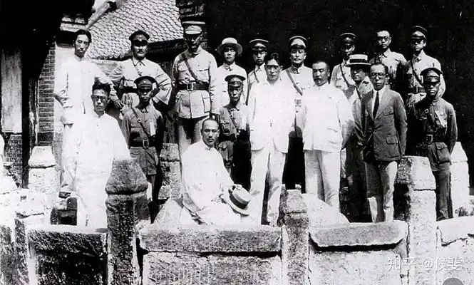 谁能详细介绍下力行社复兴社和蓝衣社之间的相互关系