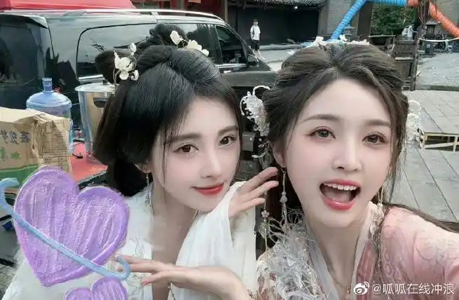 鞠婧祎吴宣仪同框自拍##鞠婧祎吴宣仪同框合影