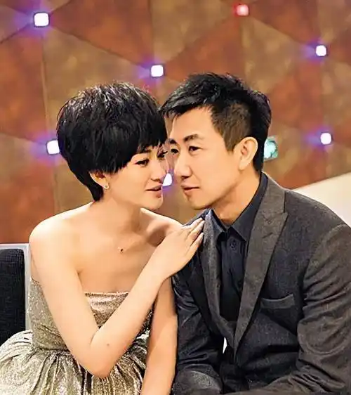 "47的"人间尤物"李小冉,终究是活成了笑话_孙东海_陈坤_父亲