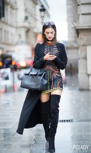 杨幂过膝靴给我来一打【图】_明星时尚_时装_太平洋时尚网