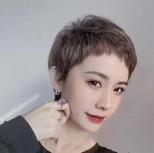 女士短发别乱剪,不如试试这几种,蓬松时尚很显瘦_发型_脸型_造型