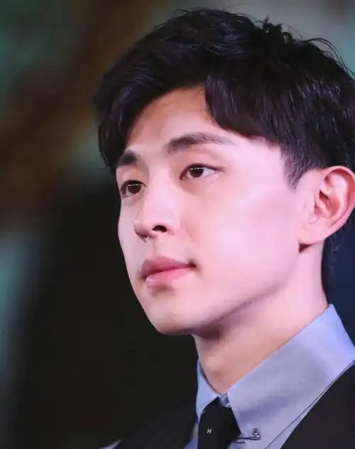 警惕劣迹艺人死灰复燃31岁邓伦高调庆生粉丝千架无人机应援