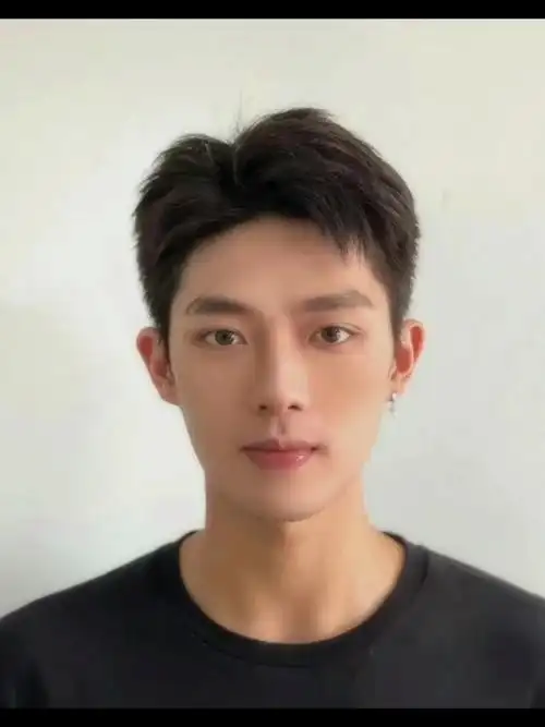 时尚二八分发型