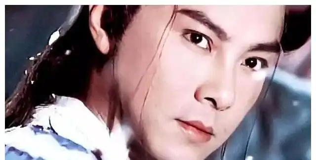 《日月神剑》让张卫健开始被更多观众看到,这部与郭晋安搭档的古装