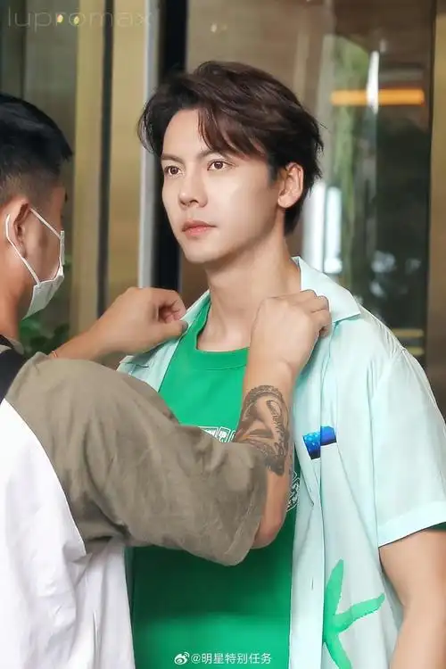 陈伟霆新综艺童话官宣##童话全员晒胡萝卜##综艺童话