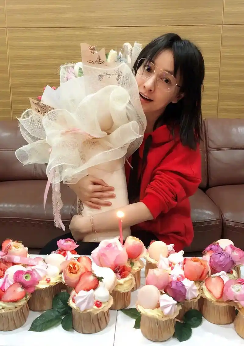 吴昕生日零点送祝福不是潘玮柏 何炅送祝福暗藏玄机