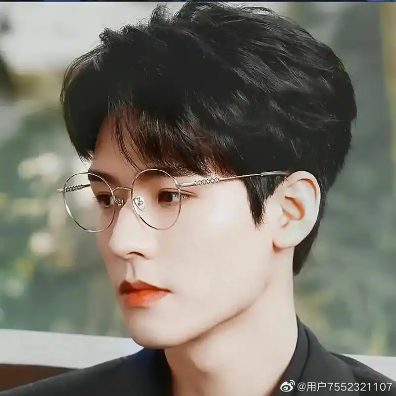 龚俊simon2015年,22岁.大学毕业,他决定去北京闯 - 抖音