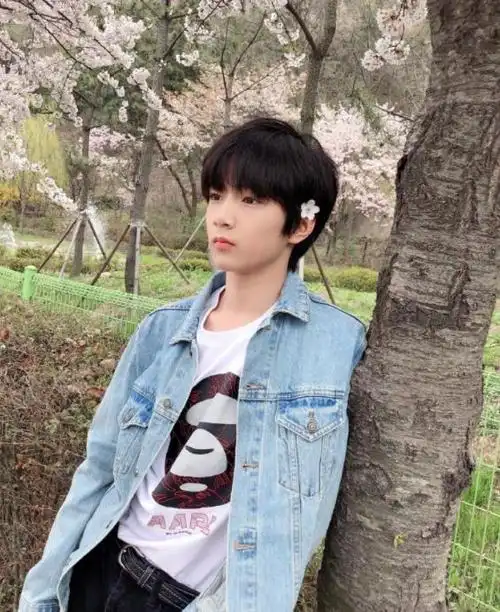 时代少年团最小成员刘耀文16岁生日发布原创新歌