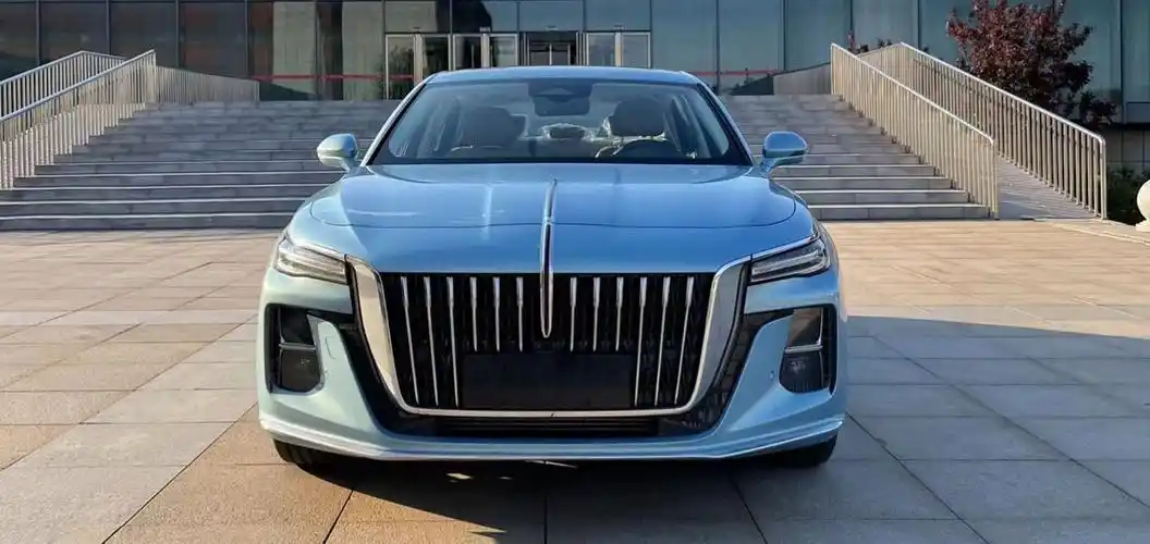 内外配色年轻时尚,全新一代红旗h5最新实拍图曝光_新车网_拥有最新的