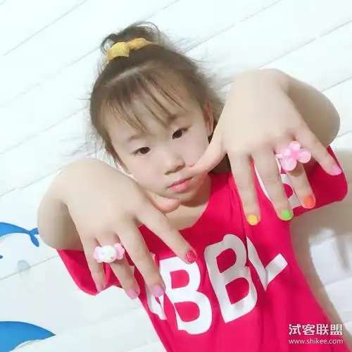 a儿童指甲油小女孩视频和5张图zhs114057429539
