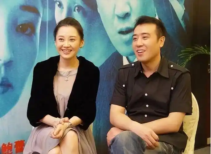 著名演员于和伟 他的老婆宋林静 看他们甜蜜样子,这才是爱情