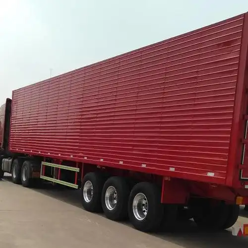 品牌新款侧帘篷布厢式半挂车135米侧帘式运输半挂车