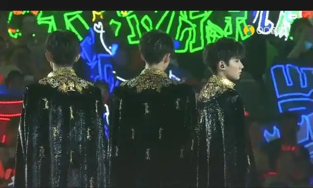 tfboys六周年演唱会正式开始,披上战袍燃爆全场