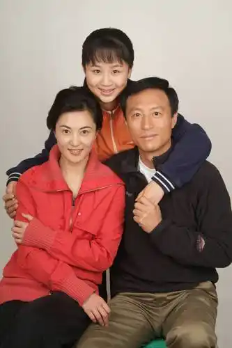 原创著名演员王菁华5岁出道29岁与当红男星常戎分手后单身至今