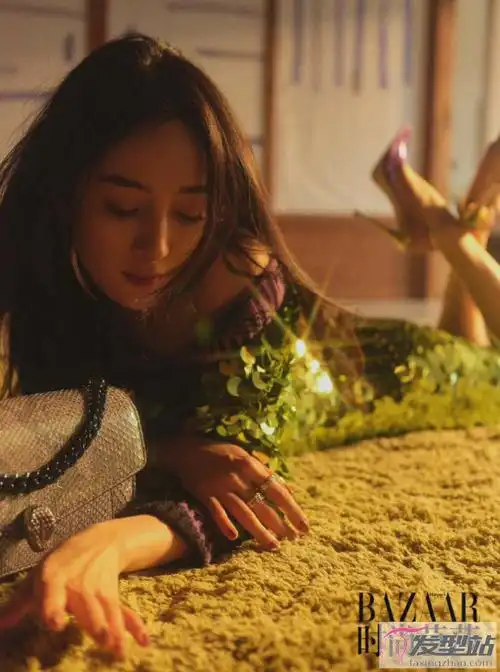 杨幂慵懒夏日芭莎大片时尚女王性感撩人