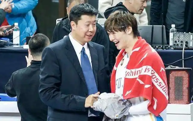 球员也并不陌生,在中国男篮红队,王哲林与雷蒙,田宇翔,付豪都做过队友