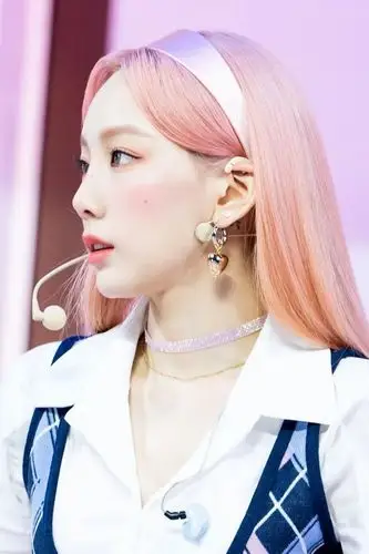 金泰妍带着她的眼妆solo回归超惊艳