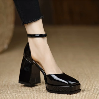 他她丫头老刘手工女鞋9cm夏季新款百搭时尚凉鞋防水台粗跟高跟漆皮