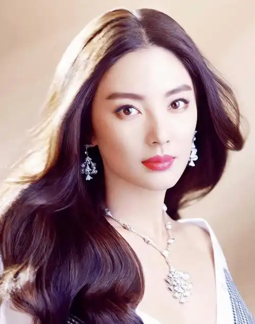 张雨绮原名张爽出生于山东德州高清写真壁纸