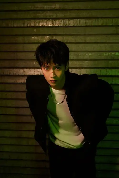 陈宥维狼尾战损妆生日写真##陈宥维热血少年大片好像撕漫男